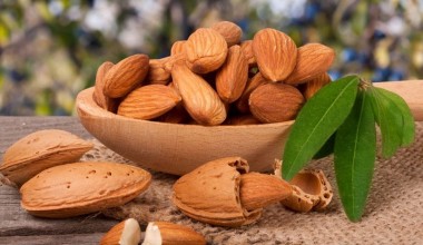 ÇİĞ BADEM YERLİ DÖKME KG